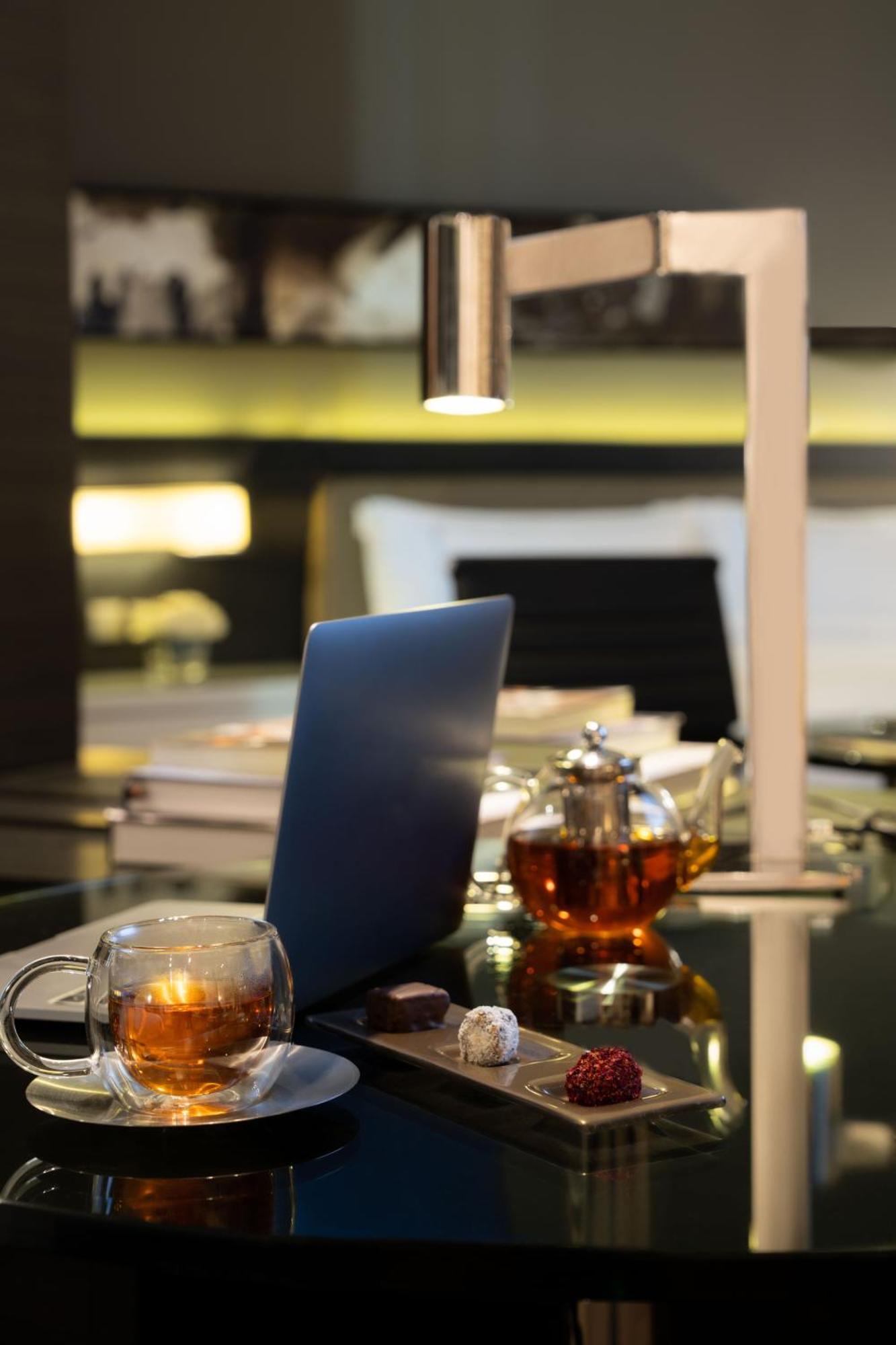 Fairmont Riyadh Ngoại thất bức ảnh A menu