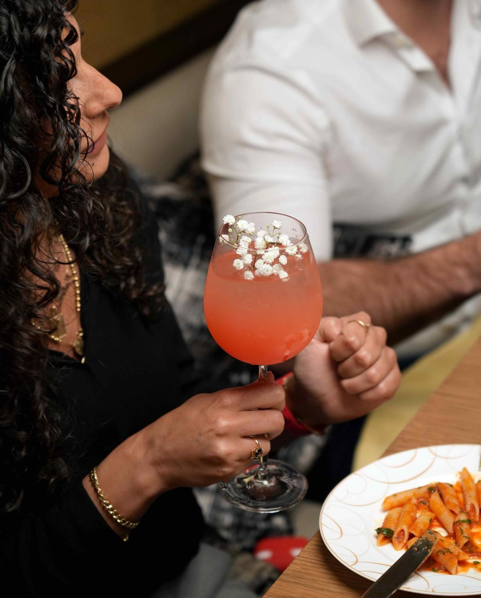 Fairmont Riyadh Ngoại thất bức ảnh A glass of Kir royale