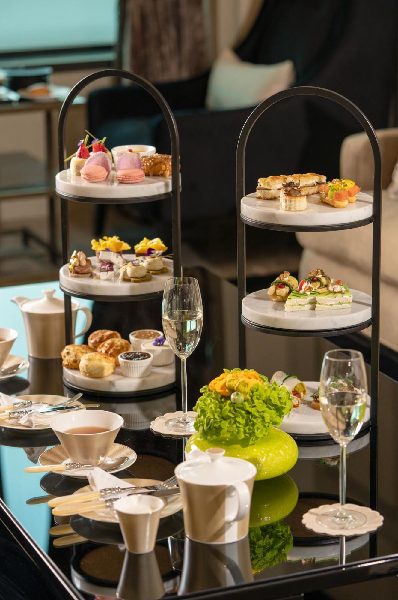 Fairmont Riyadh Ngoại thất bức ảnh Afternoon tea at the Mandarin Oriental, Munich