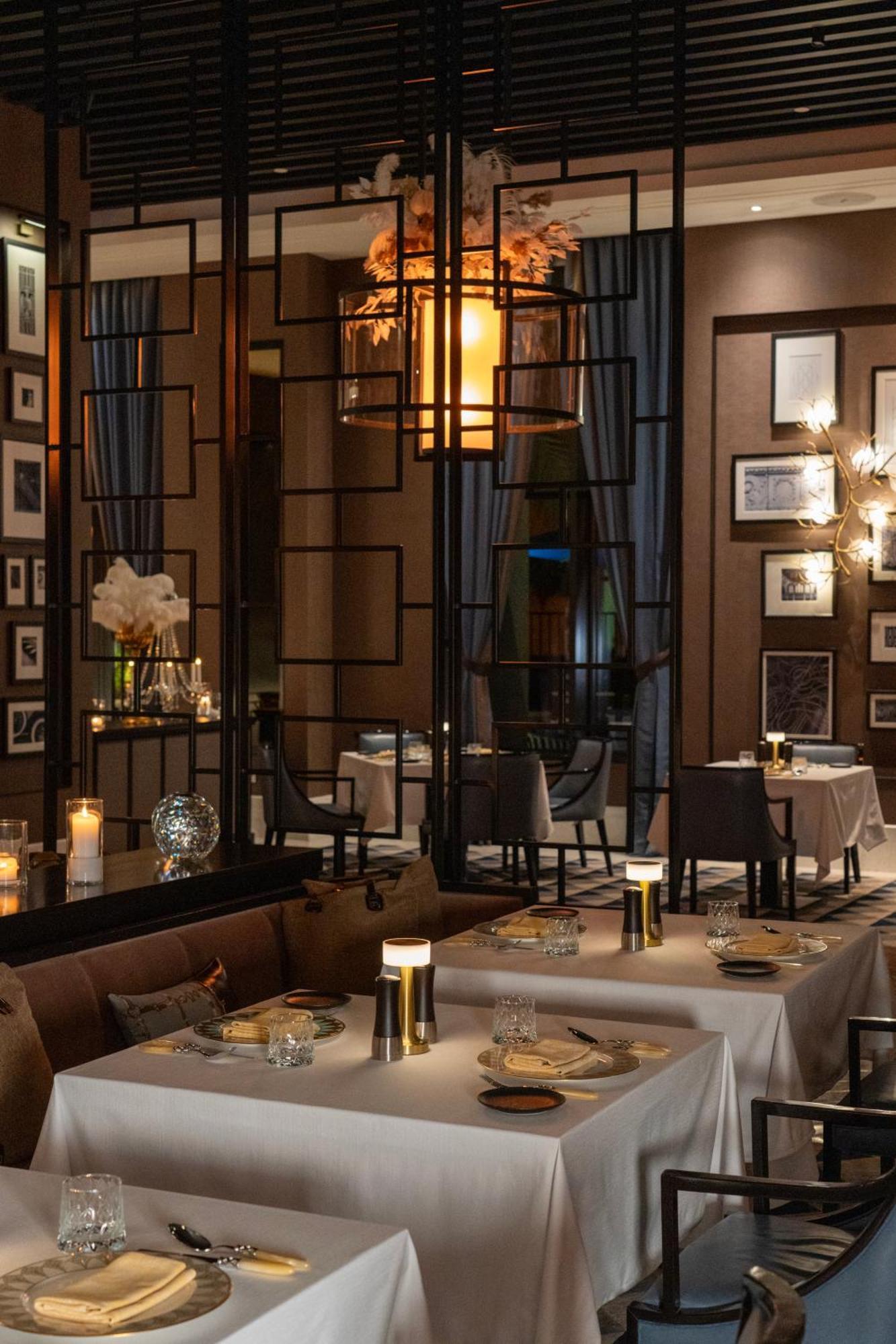 Fairmont Riyadh Ngoại thất bức ảnh The interior of the restaurant