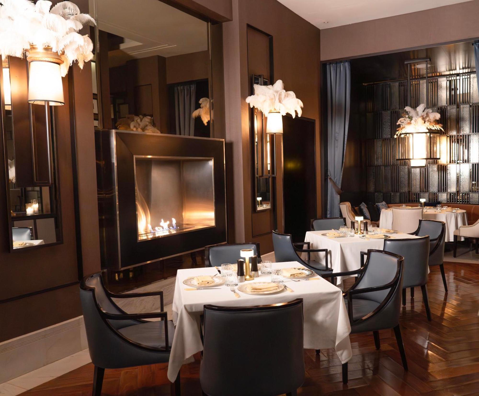 Fairmont Riyadh Ngoại thất bức ảnh Interior of the restaurant