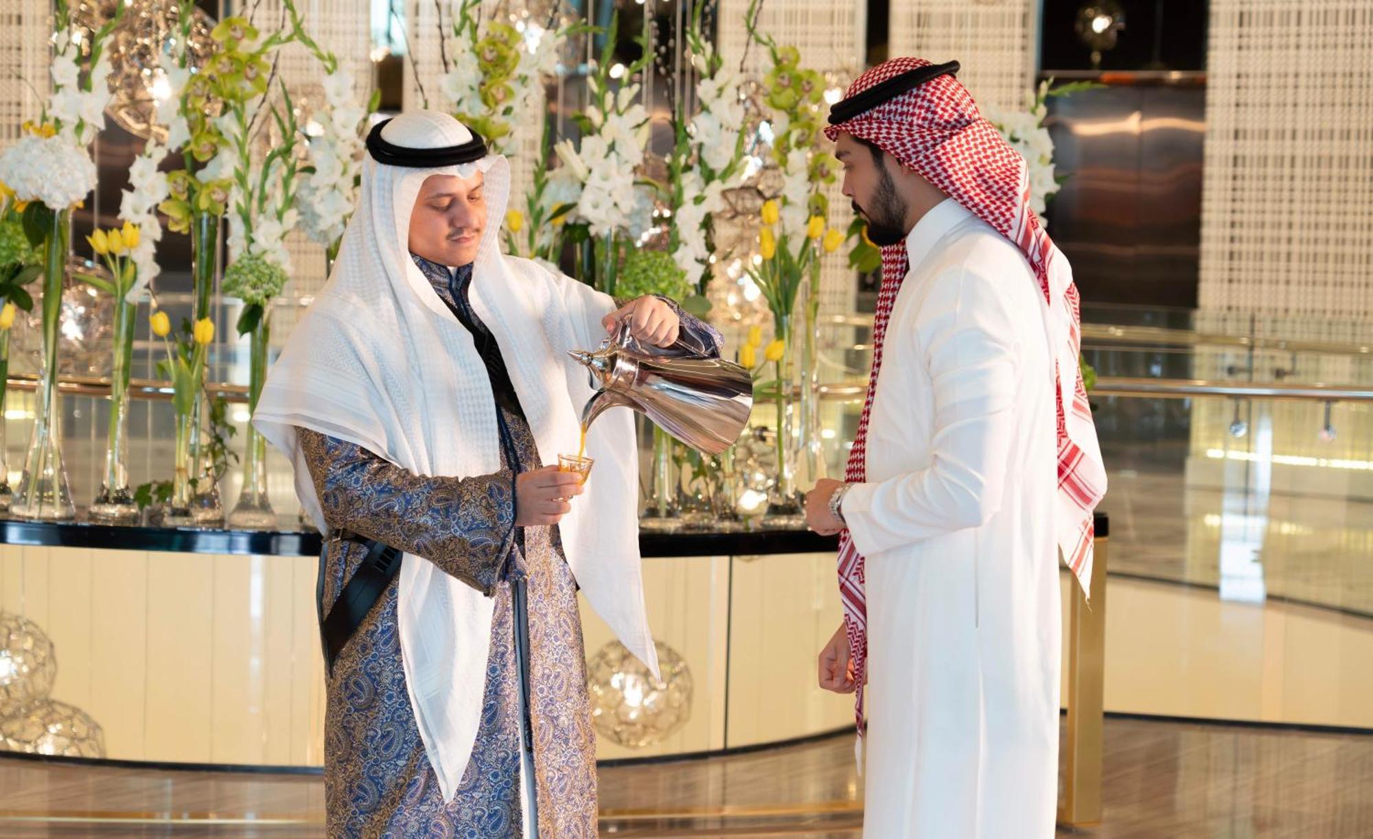 Fairmont Riyadh Ngoại thất bức ảnh Arabian coffee being served