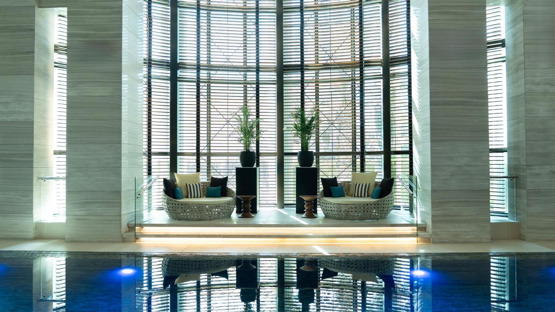 Fairmont Riyadh Ngoại thất bức ảnh The pool at the hotel