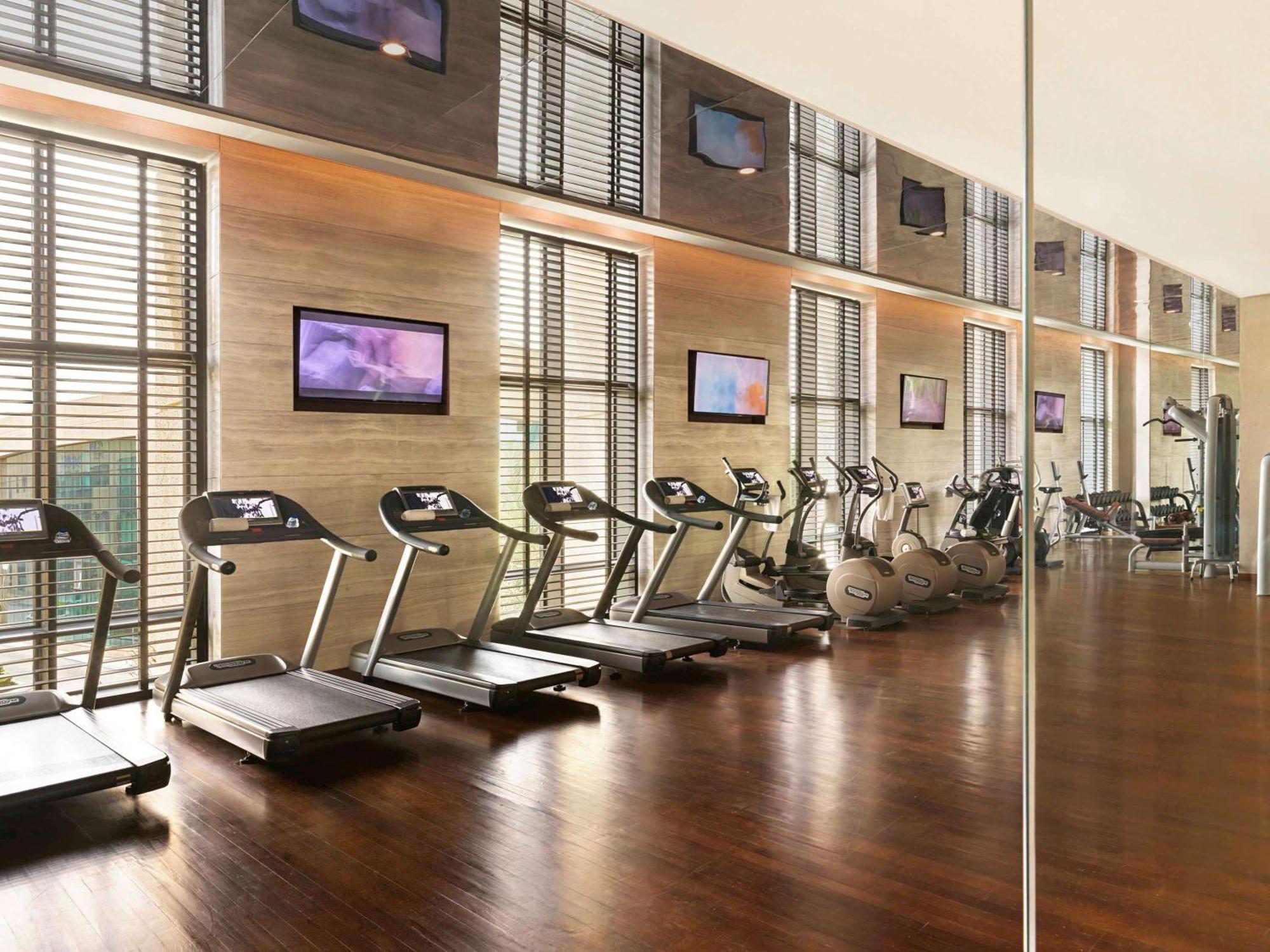 Fairmont Riyadh Ngoại thất bức ảnh The gym at the hotel